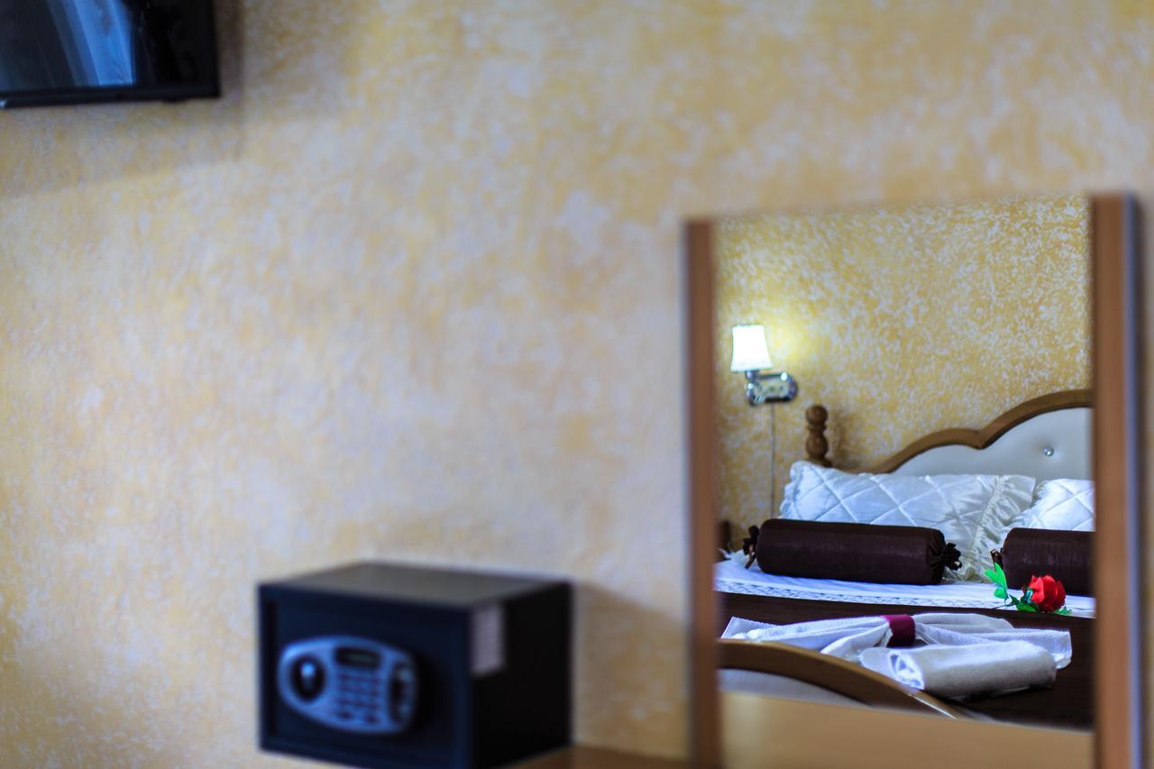 Hotel Hoti Ulcinj Luaran gambar