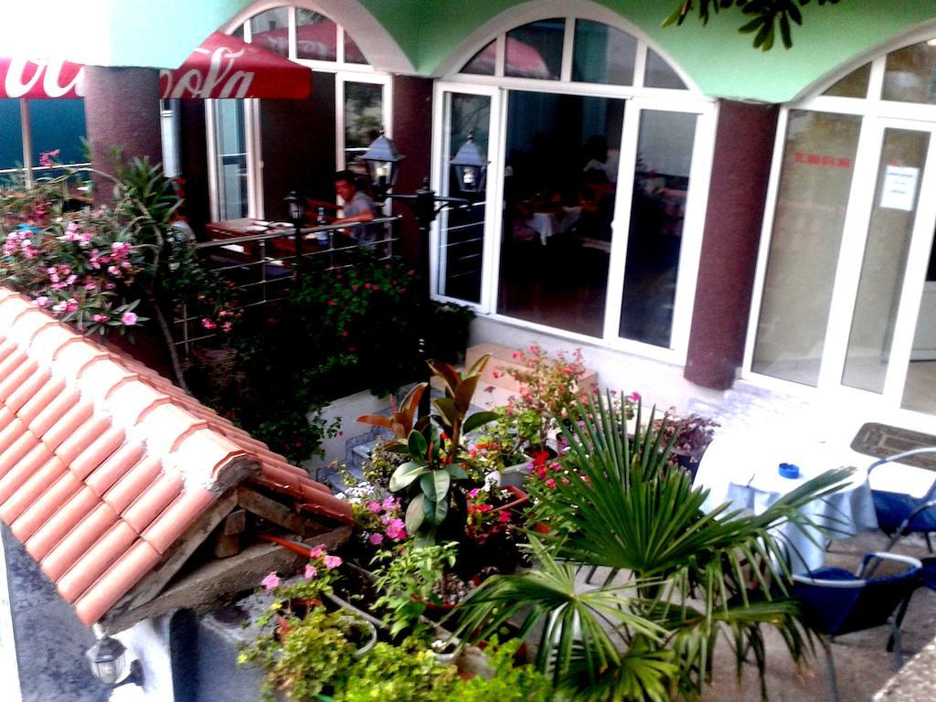 Hotel Hoti Ulcinj Luaran gambar